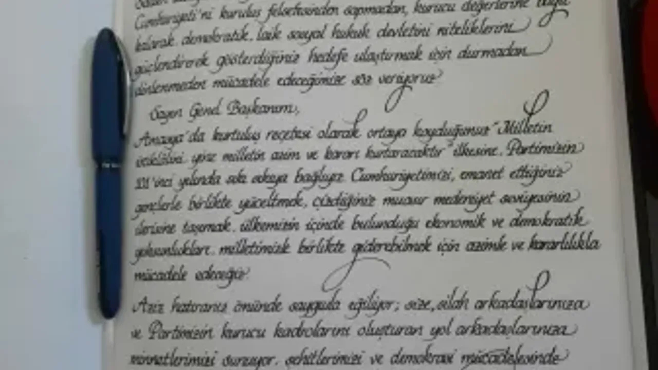 CHP heyeti 101'inci kuruluş yıl dönümünde Anıtkabirde
