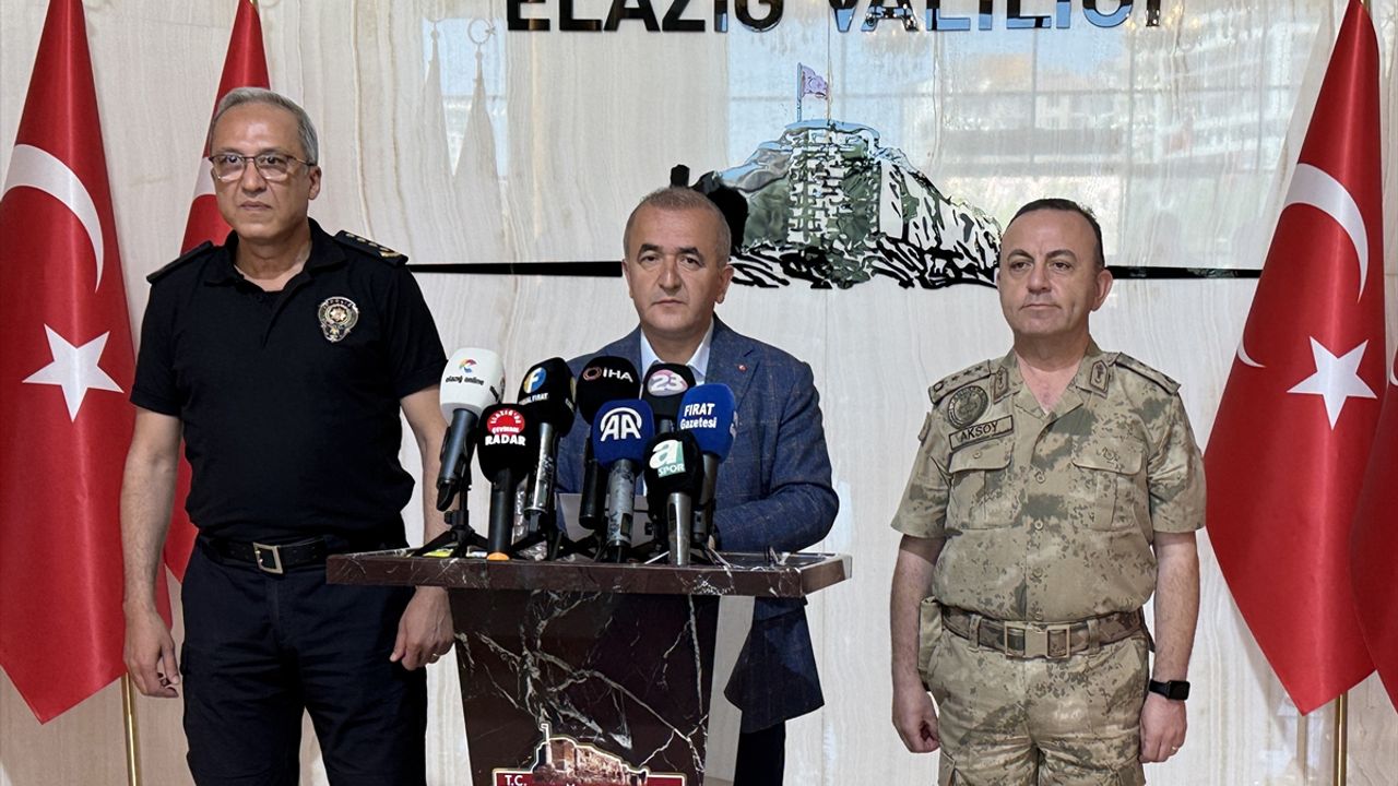 Elazığ Valisi Hatipoğlu, Çimentaş Elazığspor-Artı Değer Vanspor FK maçına ilişkin açıklama yaptı