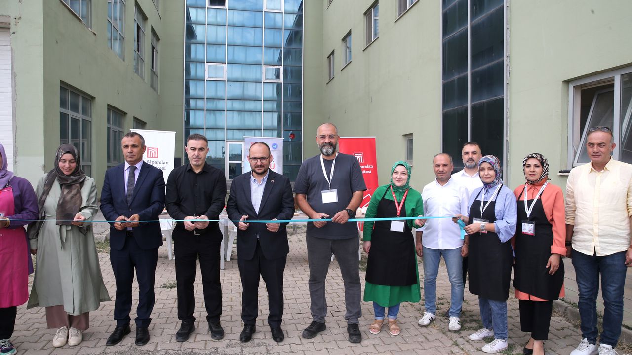 Muş'ta 'Seramik Raku Pişirimi Çalıştayı' düzenlendi