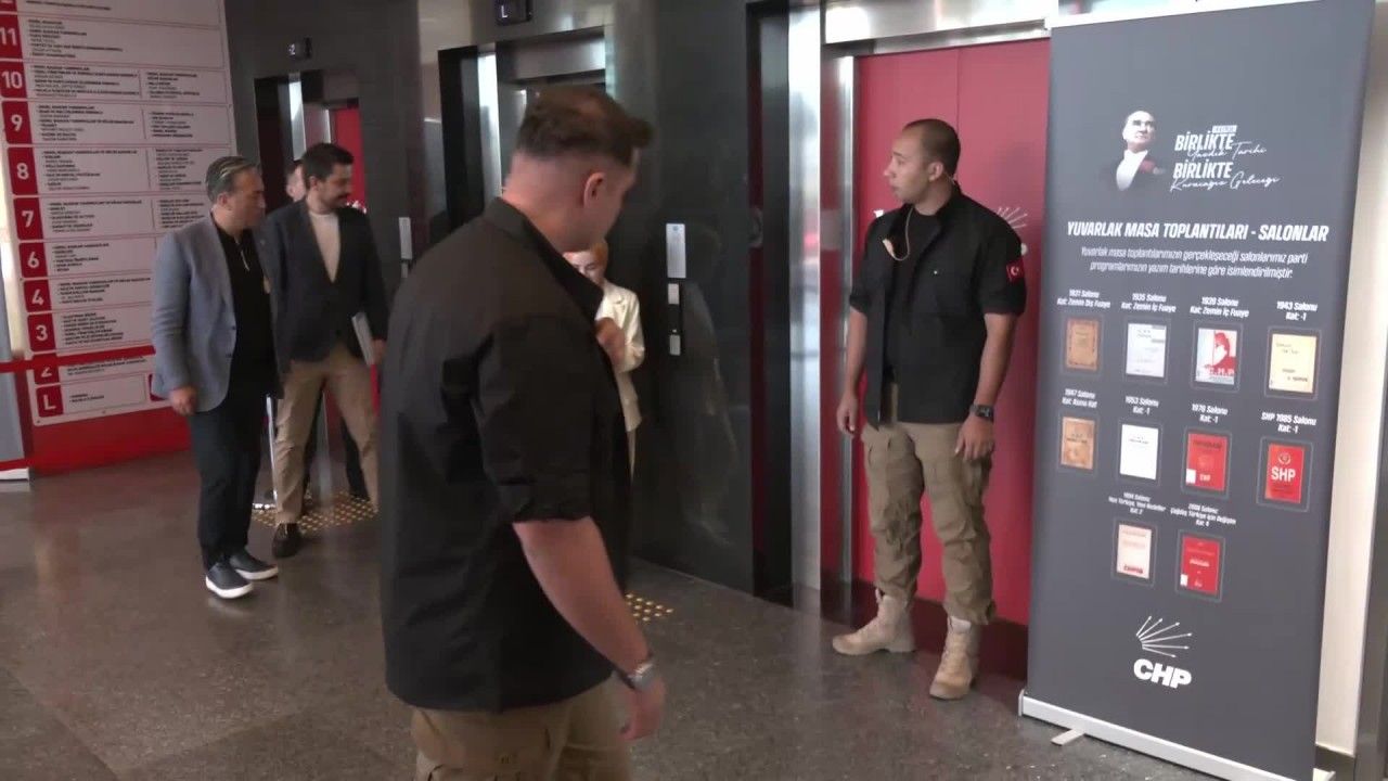 CHP’nin Program Çalıştayı... Özgür Özel, Gençlik Forumu’nda gençlerle bir araya geldi 