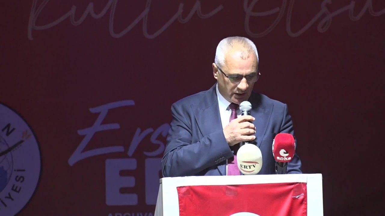 Arguvan’da Cumhuriyet Coşkusu: Nazım Hikmet Meydanı’nda 29 Ekim Konseri