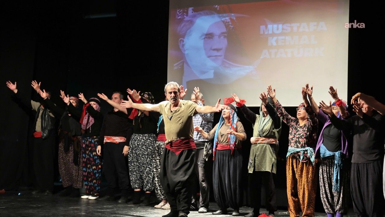 Konak’ta “Kuvayi Milliye Destanı” ayakta alkışlandı