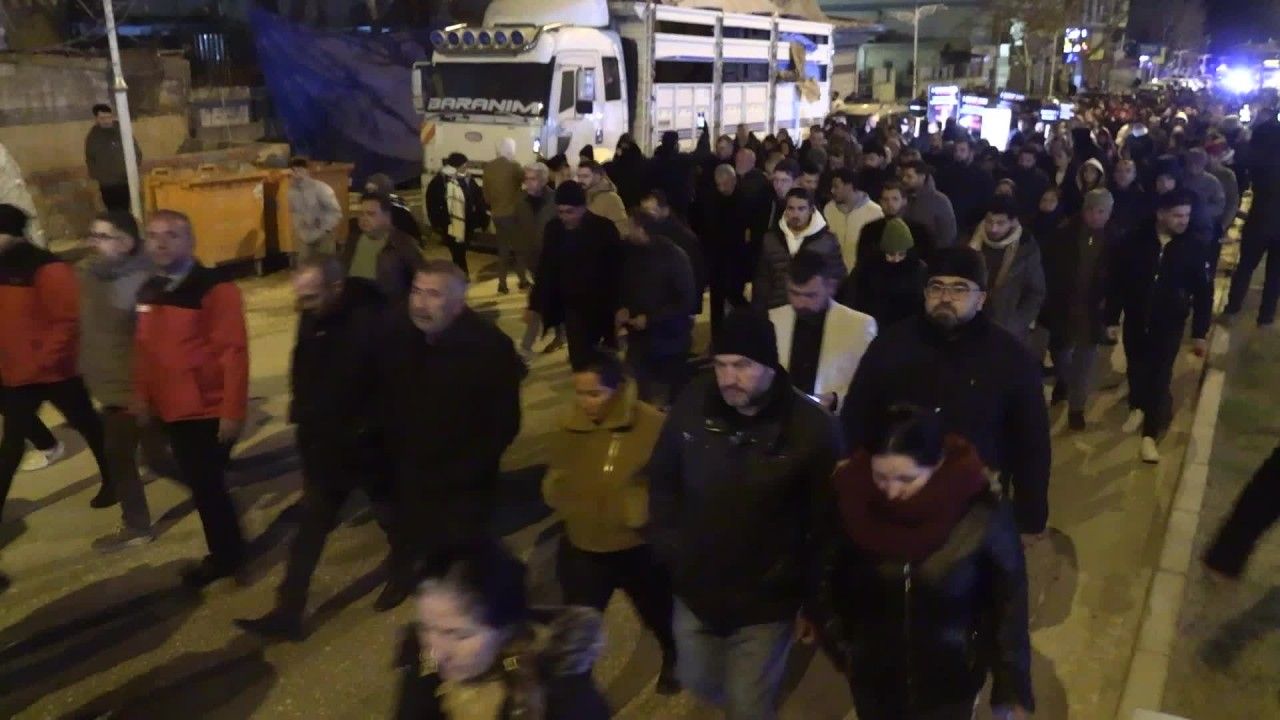 Pazarcık Kaymakamlığı’nın anma yürüyüşünde “Unutmak, helalleşme, affetmek yok” sloganına polisten uyarı