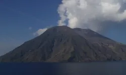 Etna'dan sonra Stromboli Yanardağı da faaliyete geçti