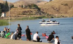 Hazar Gölü, Doğu'daki tatilcilerin adresi oldu