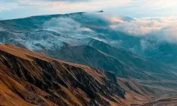 Yılın ilk karı Palandöken'in yüksek kesimlerine yağdı