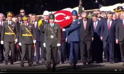 Cumhurbaşkanı Erdoğan ve devlet erkanı Anıtkabir'i ziyaret etti