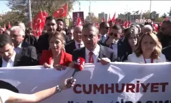 Özgür Özel, "Atatürk'ün emanetine saygı duymayanlara inat hep birlikte Cumhuriyet'e sahip çıkıyoruz"