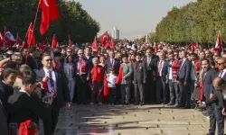 CHP, 101’inci yılda Anıtkabir’e yürüdü