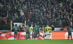 Anderlecht-Fenerbahçe mücadelesi tribündeki ırkçı davranışlar nedeniyle durdu