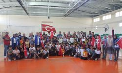 Atletizmde Türkiye şampiyonu olan Bingöllü sporcular coşkuyla karşılandı