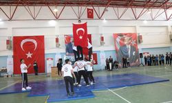 Başkale'de 19 Mayıs Atatürk'ü Anma, Gençlik ve Spor Bayramı Kutlandı