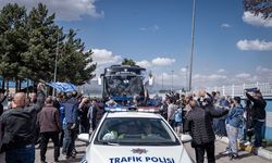 Erzurumspor FK, Ümraniyespor maçına taraftarların meşaleli desteğiyle gitti