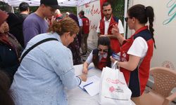 Malatya Vakıflar Bölge Müdürlüğünden çocuklara 4 bin liralık giyim hediye kartı