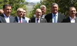TBMM Zirai Don Olayını Araştırma Komisyonu üyeleri, Malatya'daki kayısı bahçelerinde incelemelerde bulundu