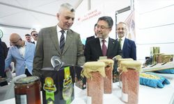 Ticaret Bakanı Bolat ile Tarım ve Orman Bakanı Yumaklı 7. Etnospor Kültür Festivali'nde stantları gezdi