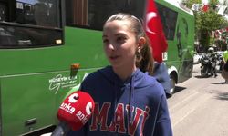 19 Mayıs kutlanıyor… Çankaya Belediyesi Gençlik Bandosu kortejinde konuşan genç sporcu Özmen: “Bu ülkeyi Türkiye’nin gençleri kurtaracak”