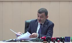 Denizli'de Nihat Zeybekci’nin ismi belediye meclis kararıyla kültür merkezinden kaldırıldı, Valilik onaylamadı