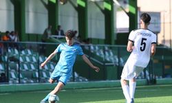 Gemlik Belediyespor U17, Çamlıcaspor’u 1-0 mağlup ederek Türkiye Şampiyonası’na katılma hakkı kazandı
