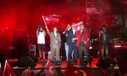İZBB Başkanı Cemil Tugay Duman konserine katıldı... “Gençlerin daha iyi bir ülkeye kavuşması için çalışacağız” 