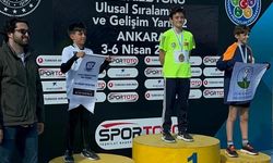 Muğla Büyükşehir Belediyesi sporcusu Kerem Batur, 3 ayrı şampiyonada da zirveyi bırakmadı