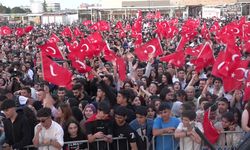 Veli Ağbaba’dan Malatya'da gençlere Pinhani konseri