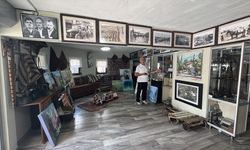 Emekli öğretmen, evinin garajında 4 bin eser sergiliyor
