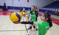 Hakkari'de Yeşilay Kulübü, çocukları sporla bağımlılıktan uzak tutuyor