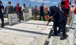 Ağrı'da çevre düzenlemesi tamamlanan şehitlik ziyaret edildi