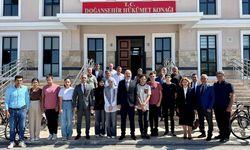 Doğanşehir Kaymakamı Sungur, LGS'de başarılı olan öğrencileri kabul etti