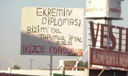 CHP'nin "Millet İradesine Sahip Çıkıyor" mitingine katılan yurttaş: ''Tutsak olan bütün belediye başkanlarımıza sahip çıkacağımızı buradan iletmek istiyoruz''