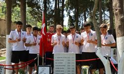 Yunusemre Belediyespor U17 Futbol Takımı, Türkiye şampiyonluğunu, Ferdi Zeyrek'e armağan etti