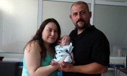 Aydın'da 800 gram doğan bebek, taburcu edildi