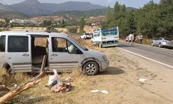 Kamyonet ile ticari araç çarpıştı: 5 yaralı