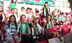 Bursaspor’un ilk iç saha maçında çocuklar tribünde