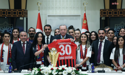 Cumhurbaşkanı Erdoğan, Yüksekovaspor Kadın Futbol Takımı'nı kabul etti