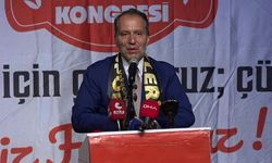 Fatih Erbakan: “Bir kuru ekmekle bir damla suyu bile oraya ulaştırmaktan aciz haldesiniz”