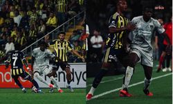 Fenerbahçe ligdeki ilk galibiyetini Kocaelispor karşısında 3-1'lik skorla aldı
