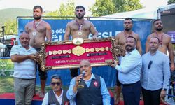 Ödemiş Gölcük Yaylası Yağlı Güreşleri’nde başpehlivan Erkan Taş oldu