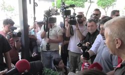 Özgür Özel, esnaf ziyaretinde oyuncak ''ahtapot'' satın aldı