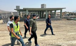 Doğanşehir Kaymakamı Ahmet Fatih Sungur, deprem konutlarında inceleme yaptı