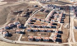 GÜNCELLEME - Bakan Kurum'dan deprem bölgesinde yapımı tamamlanan 300 bininci konuta ilişkin paylaşım: