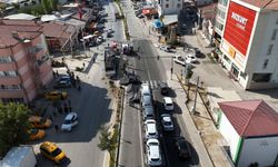 Malatya'da refüje çarpan tırda maddi hasar oluştu