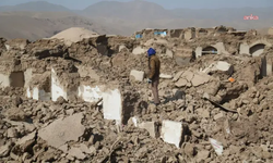 Afganistan'daki depremde ölü sayısı 800'ü geçti