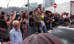 CHP İstanbul İl Başkanlığı çevresindeki abluka daraltılıyor... Yurttaşlara ve milletvekillerine biber gazıyla müdahale edildi