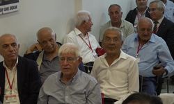 CHP Yeşilyurt İlçe Kongresi’nde Hakkı Ayas güven tazeledi