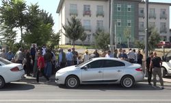 Derme Sulama Birliğine bağlı çiftçiler DSİ'yi protesto etti: "Su krizi ile çiftçilerimizin ölüm fermanı imzalanmış bulunmakta"