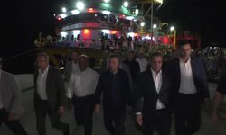 Özgür Özel, balıkçılarla "av sezonu"nu açtı: Ekmeğini denizden çıkaran emekçilere selam olsun