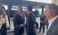 Özgür Özel, İstanbul'da... Özgür Çelik, Özel'i havalimanında karşıladı