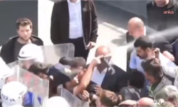 Ali Gökçek: CHP İstanbul İl Başkanlığı önünde yakın mesafeden 'biber gazı' kullanıldı